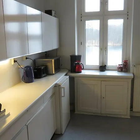 Stilvolle Ferienwohnung Am Mit Steg Und Eigenem Boot Apartment Lychen