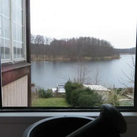 Apartment Stilvolle Ferienwohnung Am Mit Steg Und Eigenem Boot Lychen